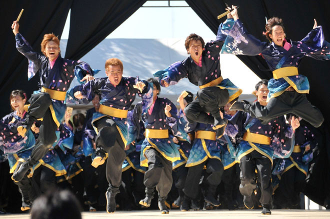 よさこい衣装・祭り衣装　大阪大学お祭りダンスサークル祭楽人（まだに）　様 